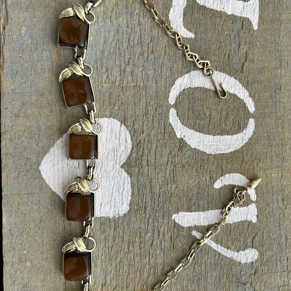 CORO Elegant Brown and GOLD Women's necklace 17 inches